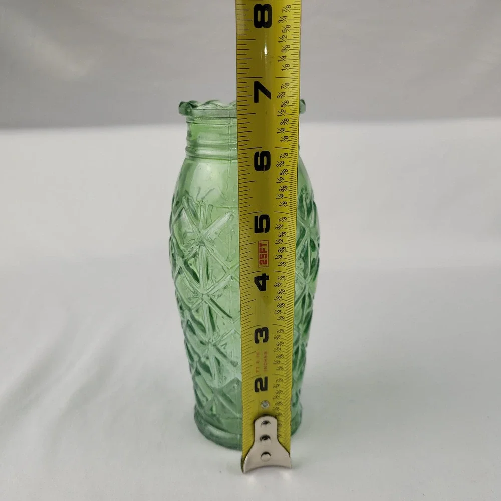 Vintage Green Glass Vase Diamond Quilted Pattern Scalloped Rim 7